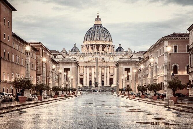 Vatican Museums & St. Peter's Basilica guided tour - Vatican Museums Highlights: Maps, Classic Art, and the Sistine Chapel Focus