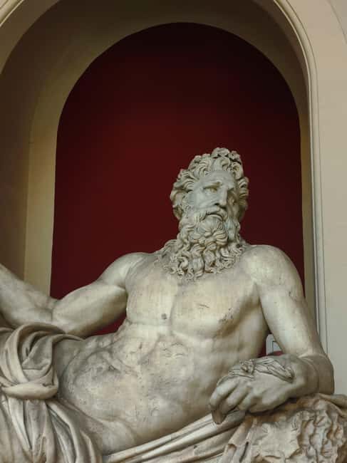 Vatican: Priority Entry to Vatican Museums an Sistine Chapel - Raphael Rooms and the Gallery of Maps: Two Stops That Train Your Eye