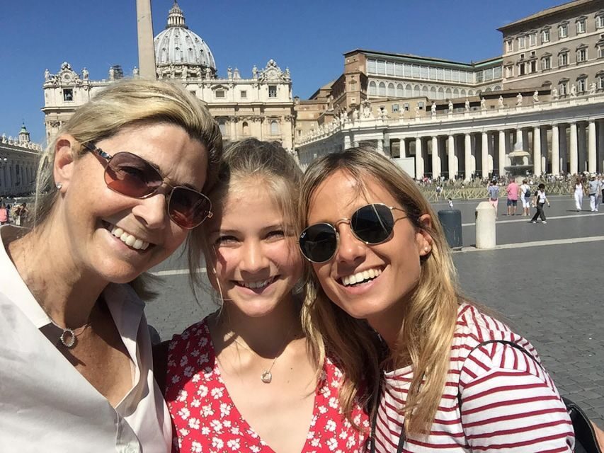 Vatican: Private Early Morning, Sistine Chapel Raphael Rooms - Raphael Rooms: an intimate fresco viewing experience
