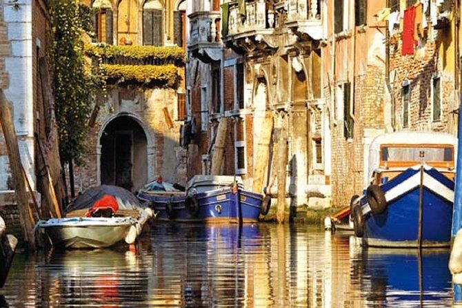 Venice by Train from Rome: Enjoy a Private Day Tour Experience - Doge’s Palace area and Bridge of Sighs: the political drama stop