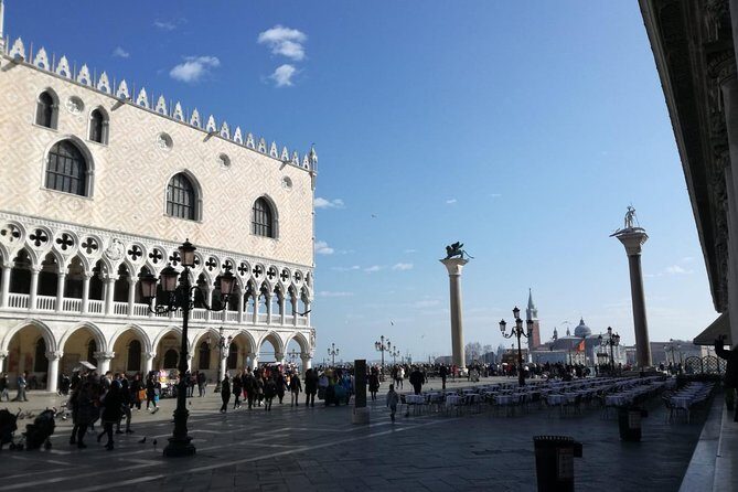 Venice by Train from Rome: Enjoy a Private Day Tour Experience - Canal Grande and Rialto: start with the waterway logic of Venice