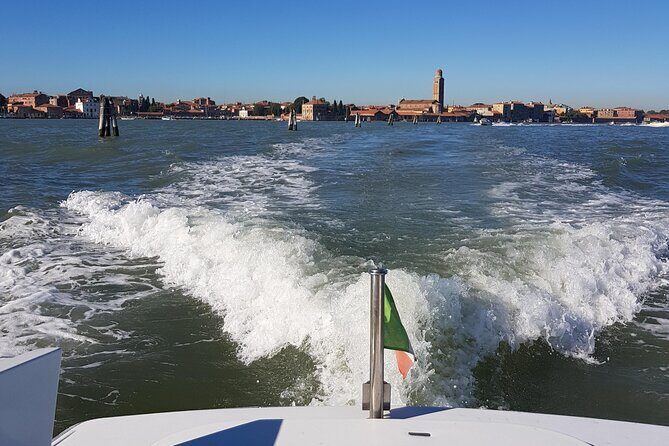 Venice LUXURY Private Day Tour with Gondola ride - from Rome - Burano: lace tradition, bright houses, and real free time
