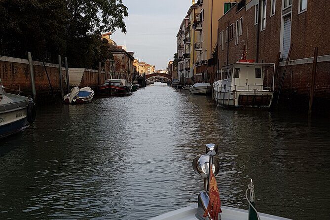 Venice LUXURY Private Day Tour with Gondola ride - from Rome - Murano: glass blowing demo plus a slower look at craft