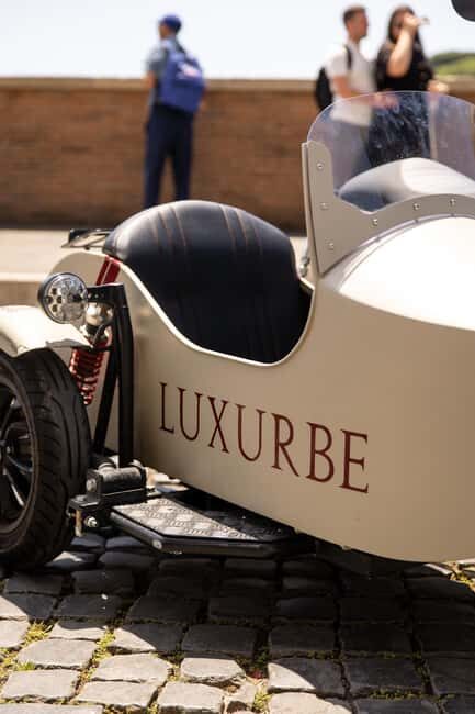 Vespa Sidecar Tour: Highlights of Rome - Piazza Navona and Piazza Venezia: Two Squares, Two Different Rome Moods