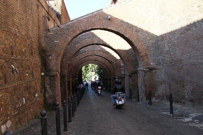 Vespa Tour with driver Rome By Night 3 hours - The coffee-and-gelato break: why it matters more than you think