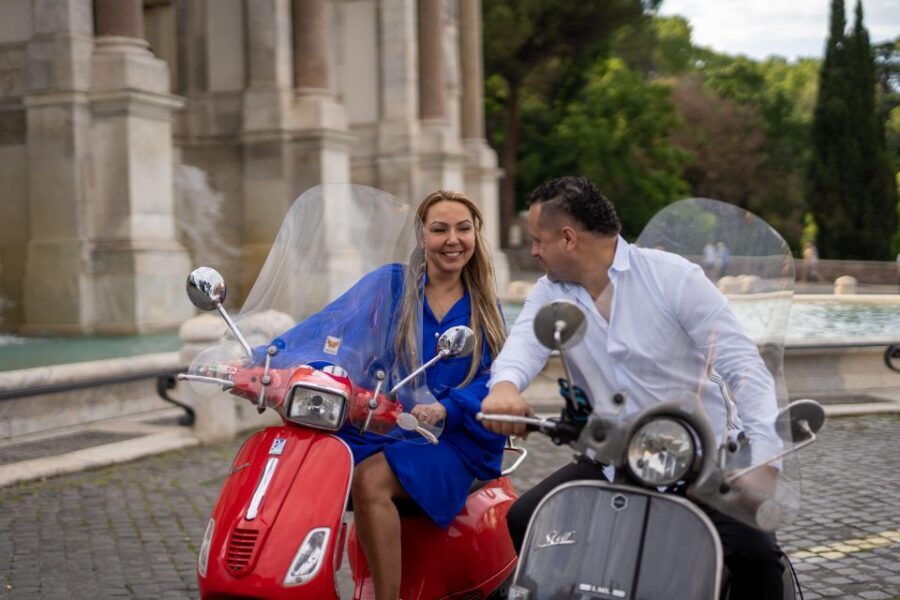 Vespa tour with Professional Photoshoot - Riding between highlights on a colorful Vespa