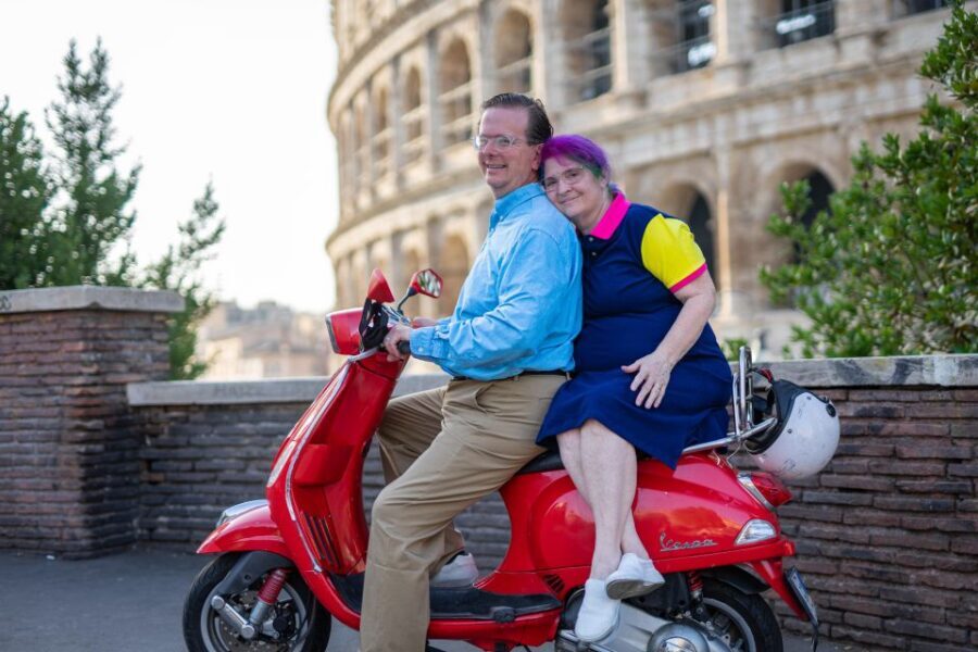 Vespa tour with Professional Photoshoot - Terrazza del Gianicolo: skyline views and a sunset vibe