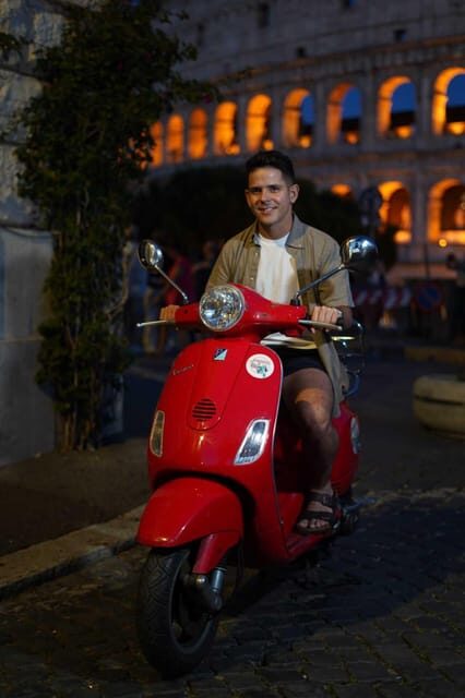 Vespa Voyage: Scenic Routes of Rome - Piazza Navona finish: fountains, cafes, and a final walk