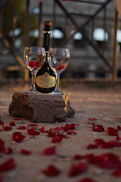 Vespa - Wine and Photo Tour in Rome - Janiculum Hill: wine, photo time, and a moment that feels worth it