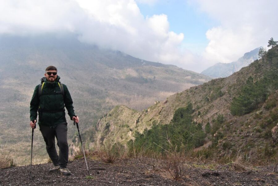 Vesuvio: 3h trekking tour with volcanological guide - Small-group and private-guide value: what you pay for