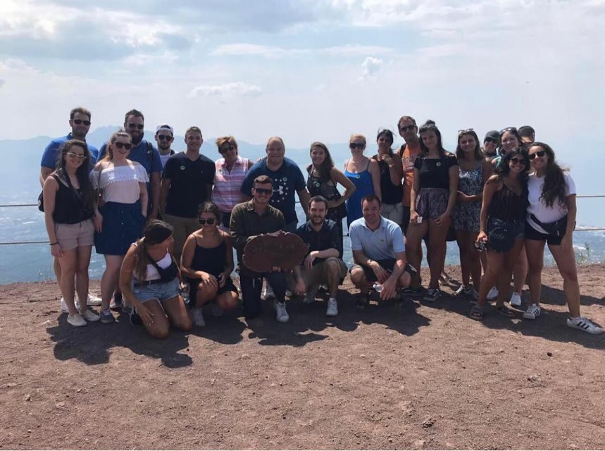Vesuvio: 3h trekking tour with volcanological guide - Heading back via the Matrone historic road