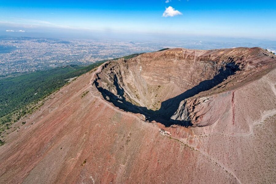 Vesuvius: entrance ticket + bus round-trip - The crater visit: what “around the great cone” feels like