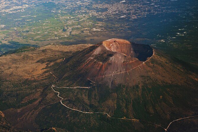 Vesuvius tour entrance to the crater and return bus - The climb without the headache: your round-trip bus experience