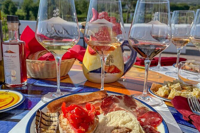 Vesuvius Wine Tasting Experience with Lunch Included - Wine tasting: 5 Vesuvius wines, plus how to taste without overthinking