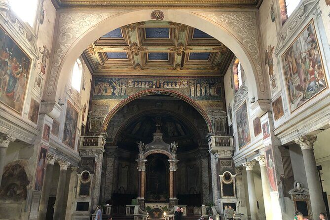 Via Crucis Catholic Pilgrim Walking Tour in Rome - Santa Prassede: The Scourging Column and Early Christian Mosaics
