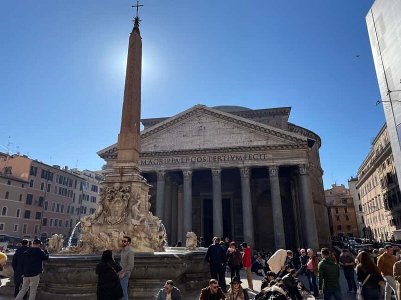 Via Roma: A Journey Through Time - Trevi Fountain: tossing a coin with the right timing