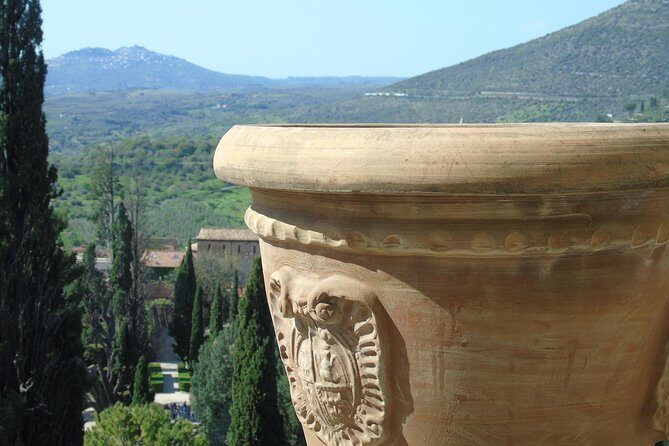 Villa d'Este and Villa Adriana from Rome SkipTheLine Tickets Included - Temples quick stop: a short view from a higher rock