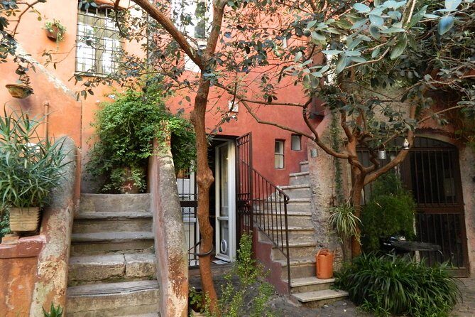 Villa Farnesina in Trastevere PRIVATE Walking Tour - Meet at Via dei Banchi Vecchi: How the Walk Gets Going