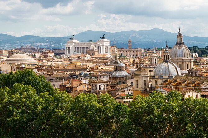 VIP Rome Golf Cart Food Tour with Eating Europe - Stop 6: Giolitti gelato—sweet ending with a name you’ll recognize