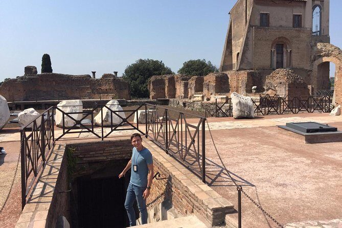VIP Tour of the Colosseum, Forum & Palatine Hill by PhD Guide - English guidance that actually answers your questions