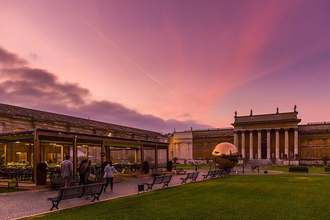 VIP Vatican Breakfast and Guided Tour with Sistine Chapel Access - Breakfast in the Cortile della Pigna: convenient, but go in expecting outdoors