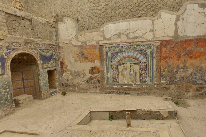 Visit in Pompeii - Herculaneum Private Tour with Ada - Public buildings and architecture: learning to see structure