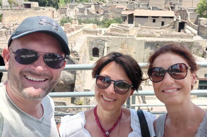 Visit in Pompeii - Herculaneum Private Tour with Ada - Customizable for your group: kids, teens, and adults all get something