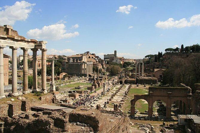 Visit of the Colosseum, Forum, Palatine Hill and Virtual Reality (VR) - VR vs Reality: When the Tech Helps (and When It Won’t)