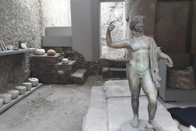 Visit to the archaeological park of Herculaneum - Herculaneum: the UNESCO Roman city Vesuvius actually preserved