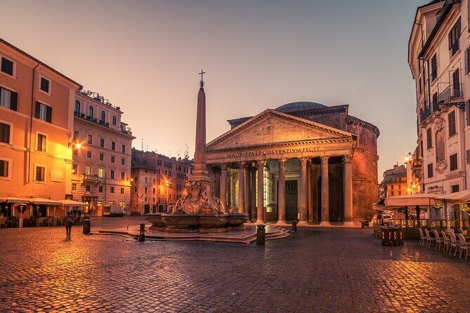 Walking and Guided Tour of Rome at Dusk - Gelato payoff: a simple ending that feels right