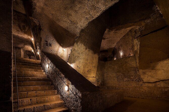 Walking Guided History Tour of Naples and Bourbon Tunnel - Guides in Action: When the Storytelling Clicks
