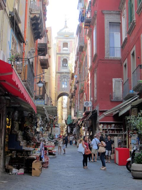 Walking-tour of Naples hystorical Centre - Via dei Tribunali: Pulcinella and purgatory secrets